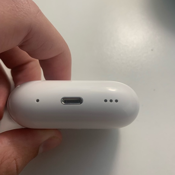 Airpods pro 2nd generation Wireless earbuds with magsafe charging - Picture 6 of 11